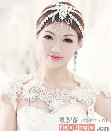 2013復古風新娘妝盤發  優雅氣質變身最美新娘