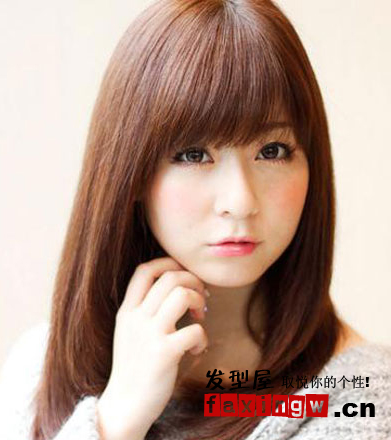 瓜子臉型適合直發髮型設計 打造柔美迷人小V臉