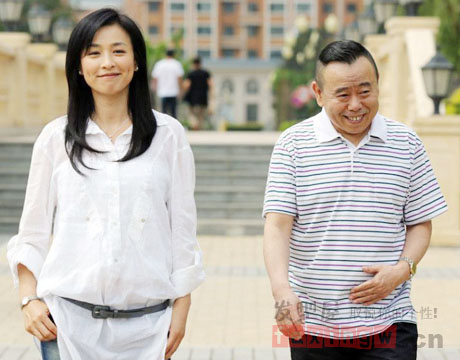 張庭復出之作《男媒婆》熱播 知性中長發演繹輕熟女