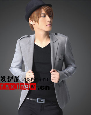 一款潮流髮型與服裝百搭 演繹出百種風情