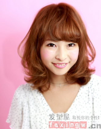 日系燙髮髮型圖片 簡單設計顯潮流