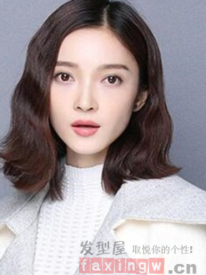 秋天來款齊肩燙髮 時尚又保暖