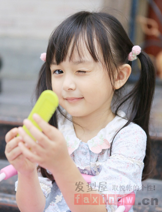 童星劉楚恬扎發示範 演繹幼稚園小女孩髮型