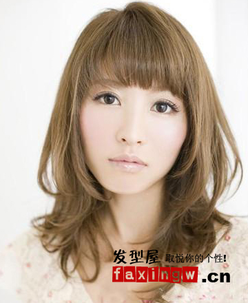 8款最新適合圓臉女生的捲髮 韓式中長梨花捲發一秒變女神