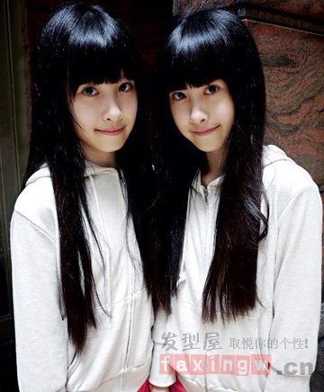 台灣蘿莉雙胞胎姐妹花走紅 齊劉海長發獃萌可愛