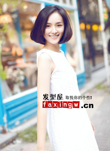 李依玲清新優雅內扣短髮圖片