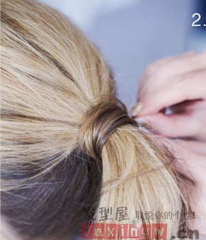 創意馬尾辮的扎法圖解 30秒扎出高馬尾