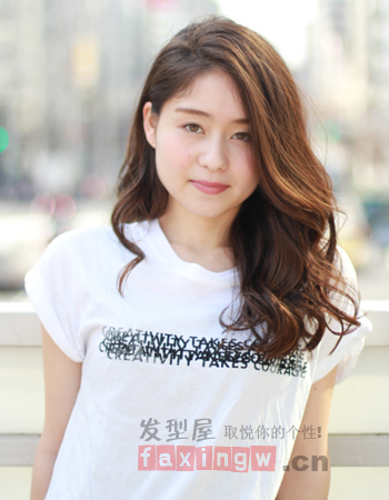 30歲左右的女性適合什麼髮型   知性造型最優雅