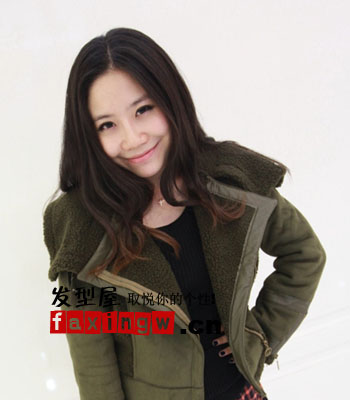 超人氣女生中發髮型 體現完美頭型設計