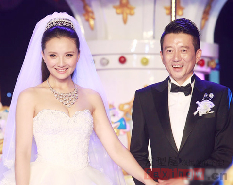 “甄嬛伴娘團”助陣孫茜蔡遠航婚禮 現場純美婚紗照髮型欣賞