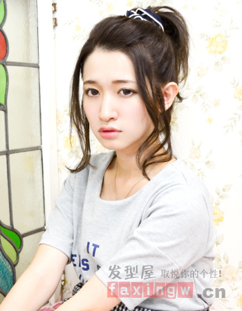 日系女生扎發髮型 簡單嫵媚超實用