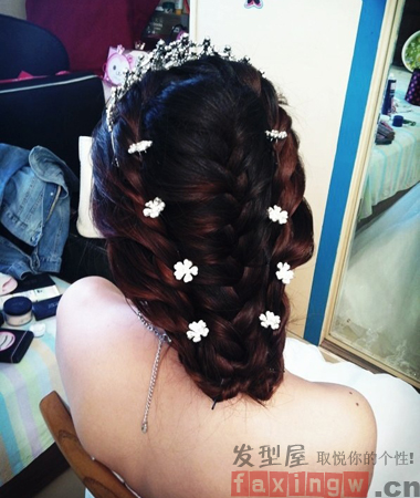 時尚浪漫韓式新娘髮型設計  媲美婚紗照的華美造型