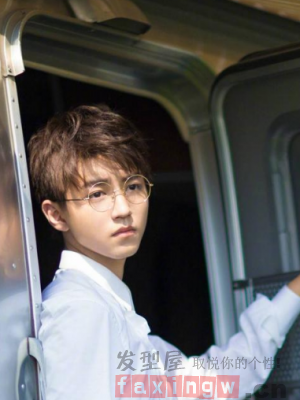 tfboys之王俊凱髮型 青春之氣盡顯