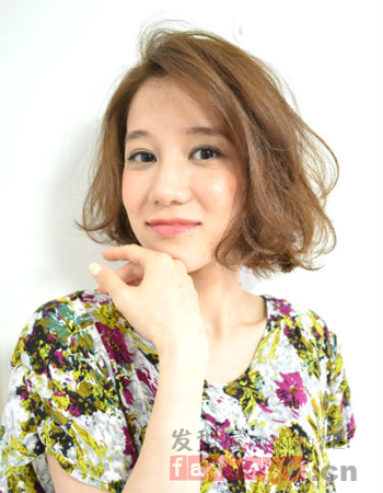 時尚日系女生短髮髮型 清新幹練顯氣質