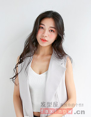 最新韓式中分髮型分享 簡單塑造氣質女神范兒