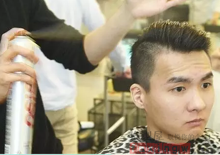 背頭潮男髮型怎么抓視頻 背頭潮男髮型怎么抓視頻