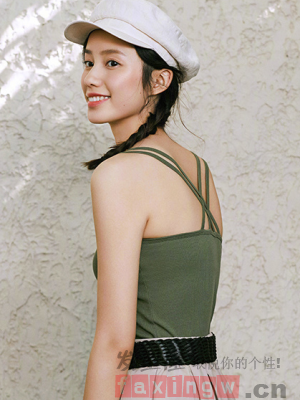 小清新女孩 俏皮髮型是夏日最美的光