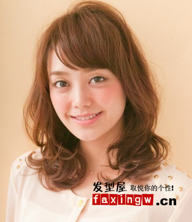 長臉型必備中長燙髮 清新塑顏展淑女風