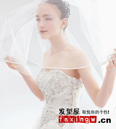 2013年最新時尚新娘頭型  簡約清新優雅範兒