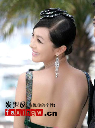 紅毯女星 花樣盤發髮型巧搶鏡