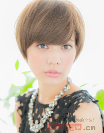 日系女生短髮英氣逼人 彰顯優雅成熟魅力感