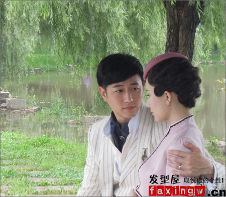 舒暢陳鍵鋒《烽火佳人》劇照曝光 靚麗髮型著裝很搶眼