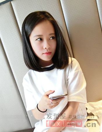 女生髮尾內扣髮型設計 時尚造型魅力百搭