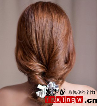 優雅新娘盤發 演繹最浪漫新娘髮型