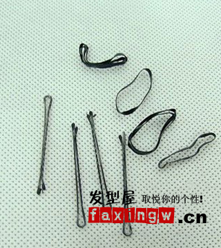 DIY清爽側扎花苞頭 秋日女生髮型靚麗出街