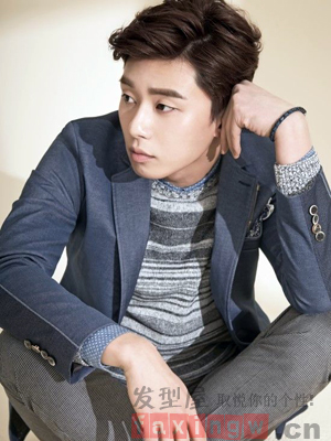 韓國男士職業裝髮型   清爽髮型凸顯精英氣質