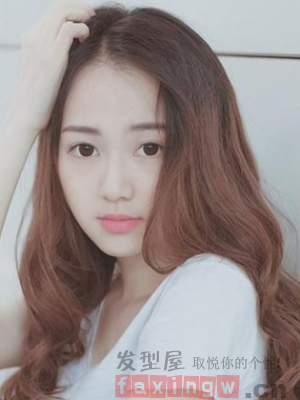 女生披肩長捲髮 輕鬆彰顯女神范