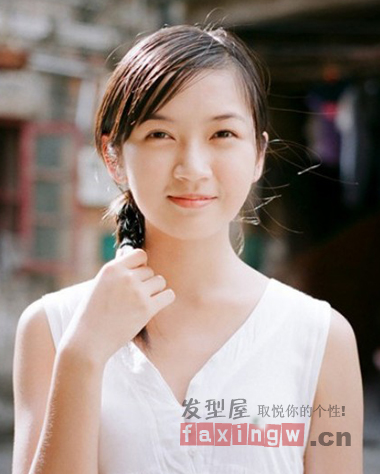 初秋女生中長發髮型 純美秀髮化身夢中情