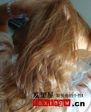 髮型diy 真人示範教你2分鐘搞定美美花苞頭
