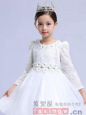 1475070192961700.jpeg 小孩公主髮型扎法 盡顯唯美氣息