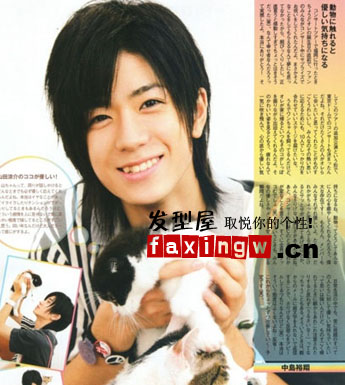 春夏也適合的男生長發髮型