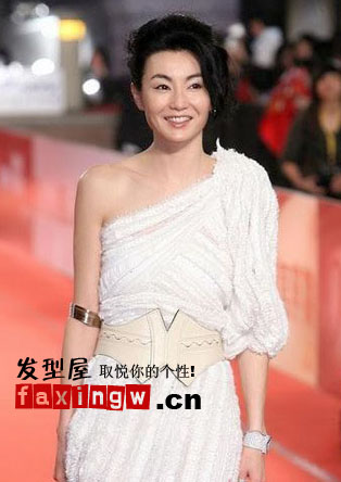 紅毯女星 花樣盤發髮型巧搶鏡