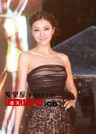 紅毯女星 花樣盤發髮型巧搶鏡
