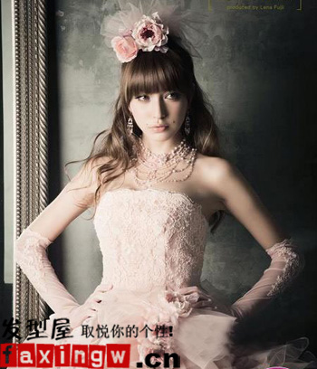 日本模特藤井莉娜2010婚紗造型寫真曝光