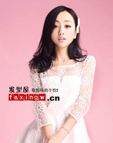 《愛的創可貼》楊蓉雜誌大片甜美俏皮髮型圖片