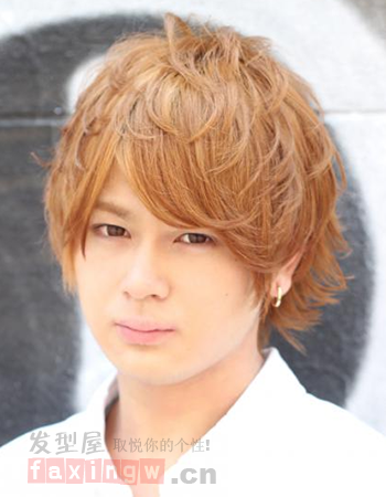 日系男生燙髮髮型 凸顯個性魅力