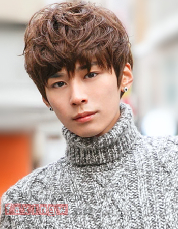最新韓式男士髮型設計   個性定位燙打造魅力男生 