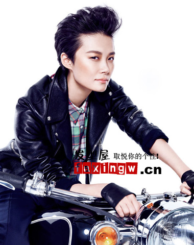 李宇春2013年最新髮型 李宇春背頭短髮登雜誌封面 