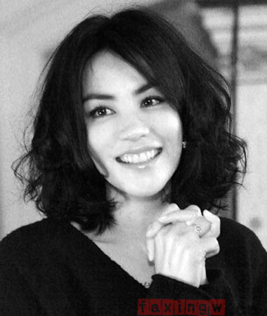 天后王菲44歲生日放生慶祝   王菲往昔造型盤點女王范兒依舊