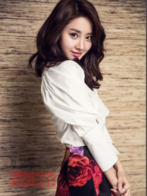 《不要戀愛要結婚》女主角示範韓式捲髮造型
